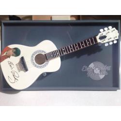 Elvis mini gitaar+showcase+display z'n 20cm nieuw Orgineel
