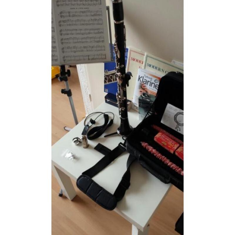 Leblanc Sonata Bes-klarinet 1020S+muziek standaard rieten