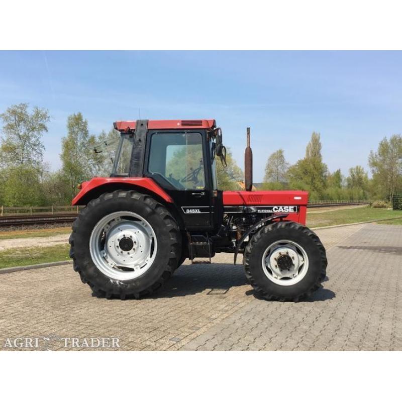 4WD tractor International 845 XL
