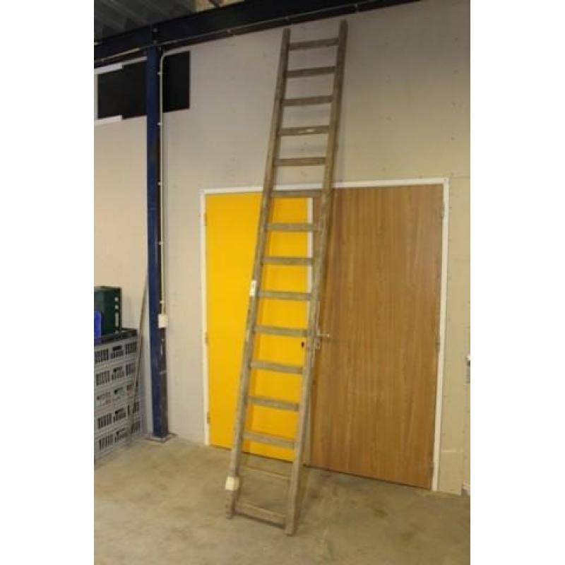 Online veiling van o.a : Ladders en trappen (22082)