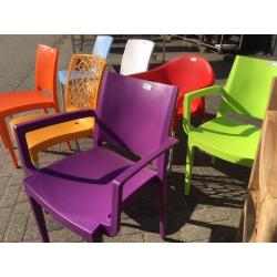 Tuinstoelen, Zeer goedkoop, Plastic stoelen, Diverse kleuren