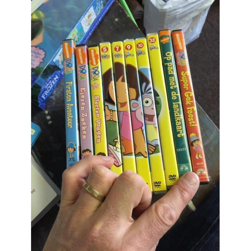 10 Dora dvd's