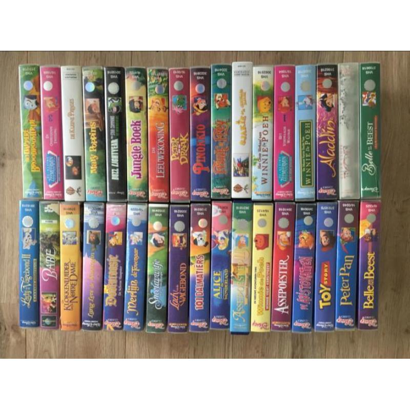 34 VHS videobanden met Sony videospeler