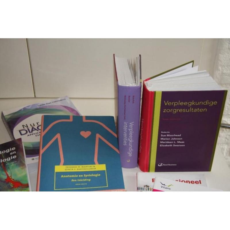 Studieboeken hbo-verpleegkunde als nieuw