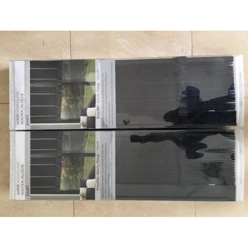 Zwarte hoogglans jaloezie 60 x 175 cm (Praxis | Ongeopend)