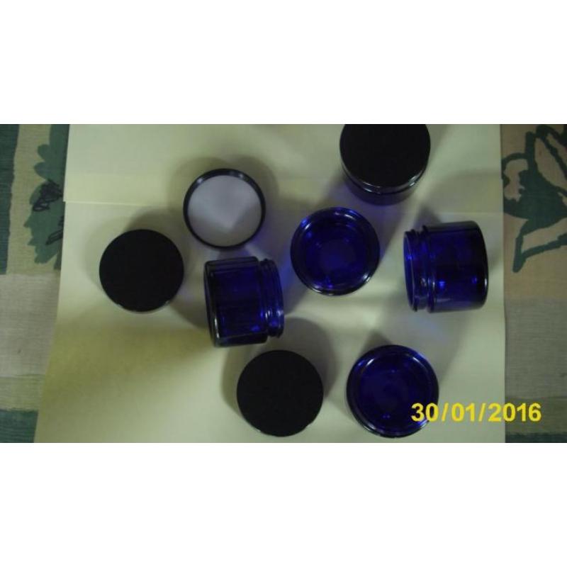 15 blauwe glazen potjes met schroefdop 5,5-4,3cm (20-6)