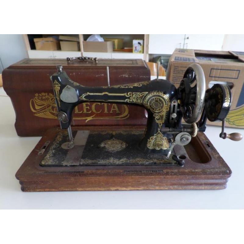 Selecta naaimachine oude handnaaimachine brocante