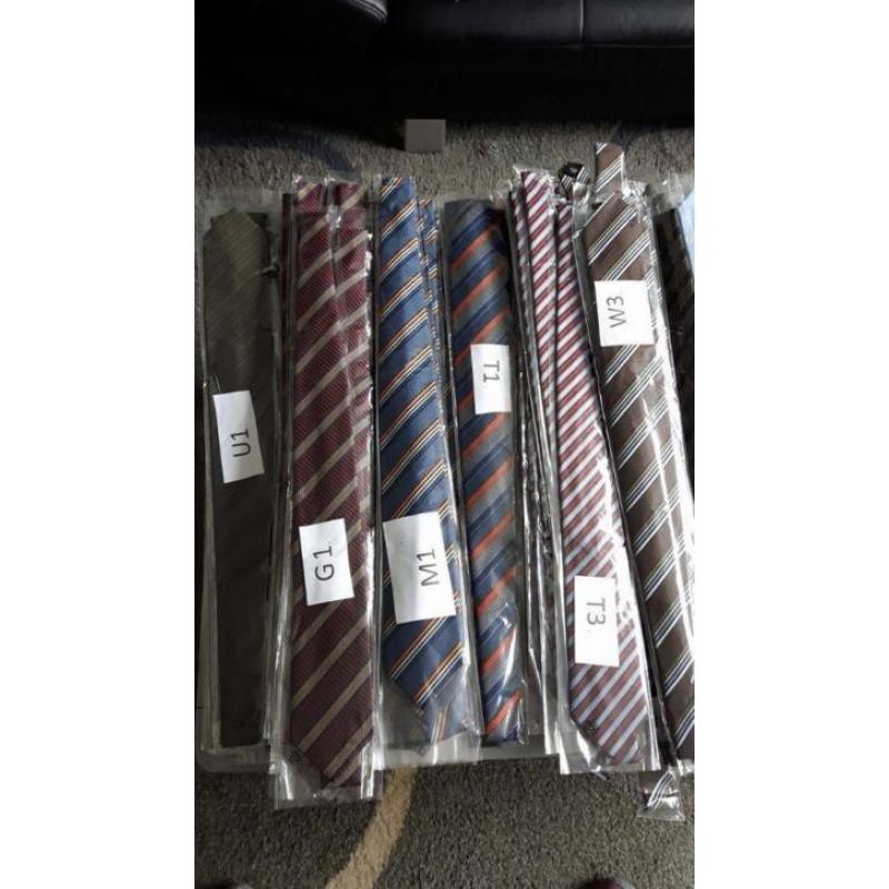 Te koop: Grote partij nieuwe stropdassen
