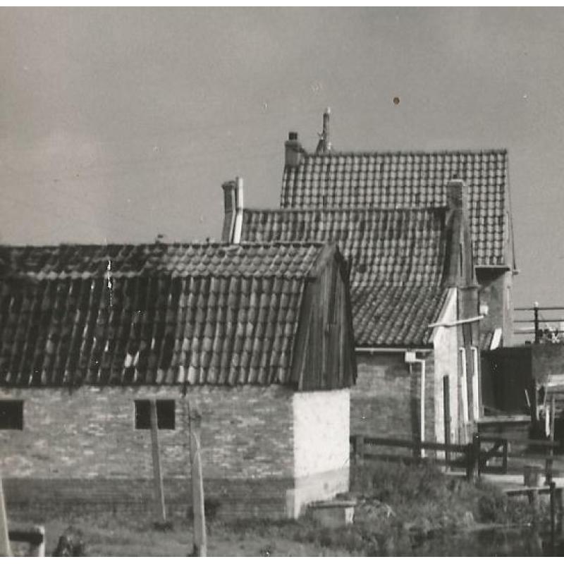 Foto Hindeloopen sluisje oude woningen ca 1950