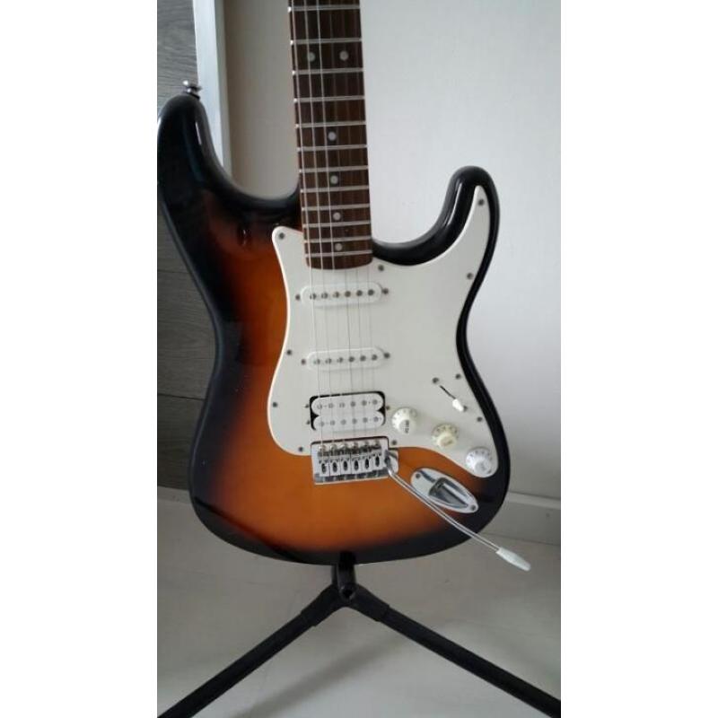 Fender Squier electrische gitaar incl. standaard en stemmer