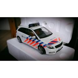 Custom Made Mercedes Politie nieuw in doos Norev