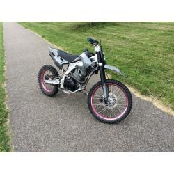 Crossmotor 250cc OPKNAPPER of te ruil tegen een scooter