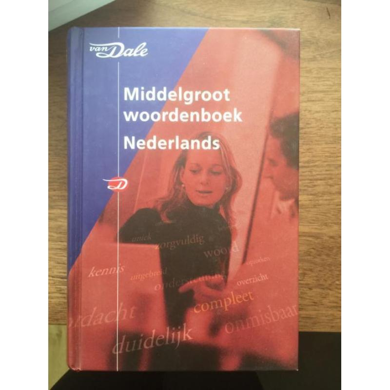 Middelgroot woordenboek nederlands