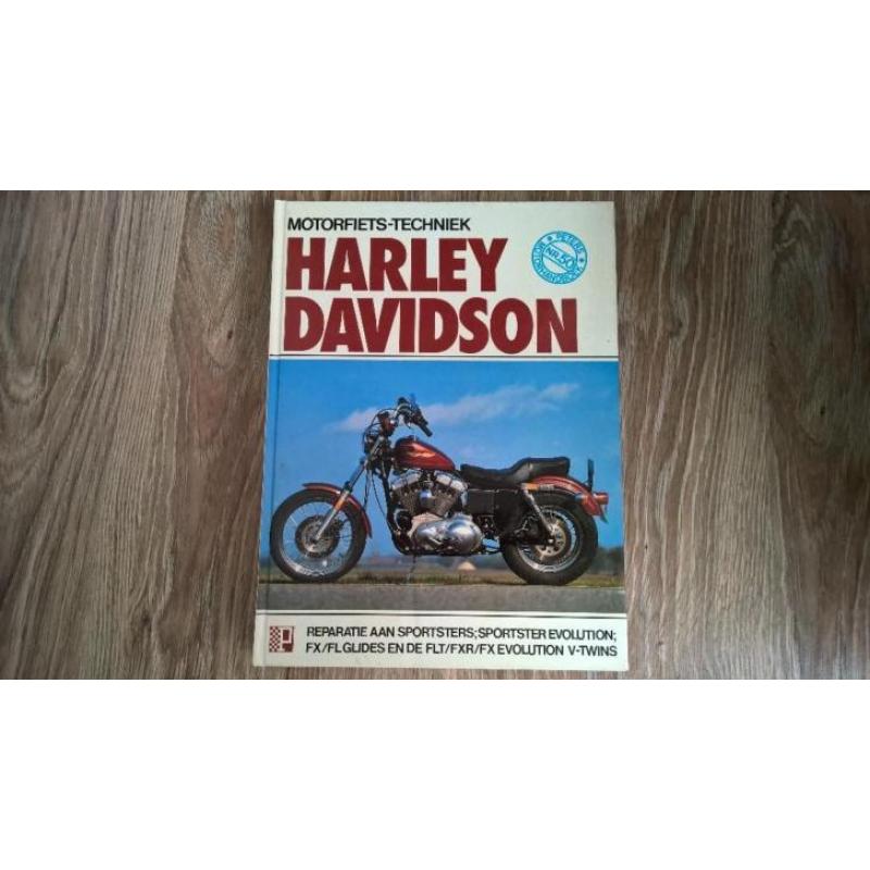 Boek Motorfietstechniek Harley Davidson gloednieuw!