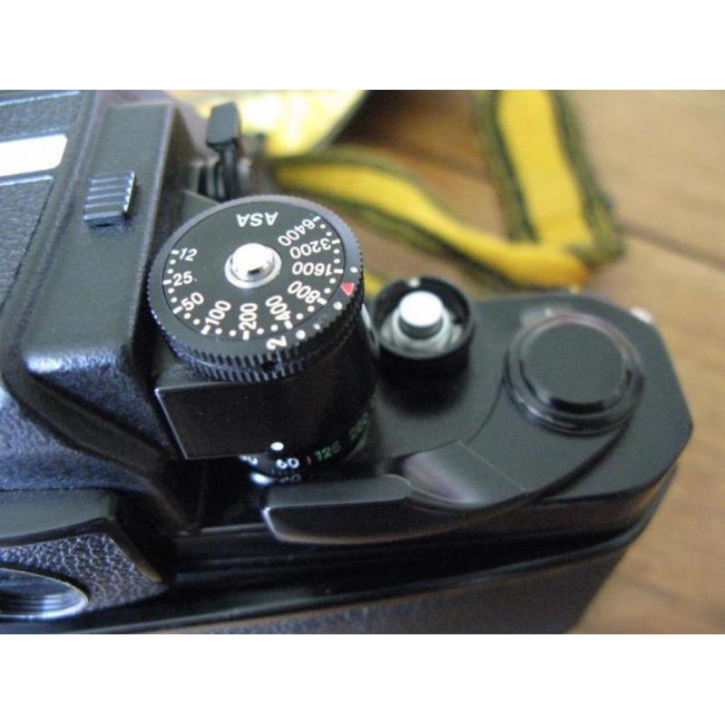 Nikon F2SB zwart met 24 mm lens (nikkor) - in goede staat!