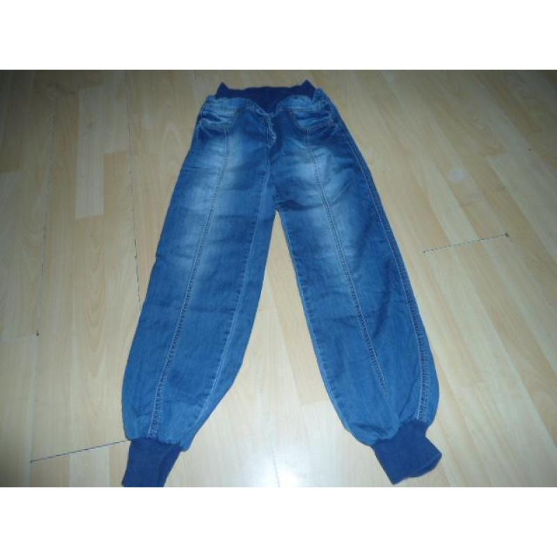 Divine Jeans; Opvallend leuke spijkerbroek; maat 34