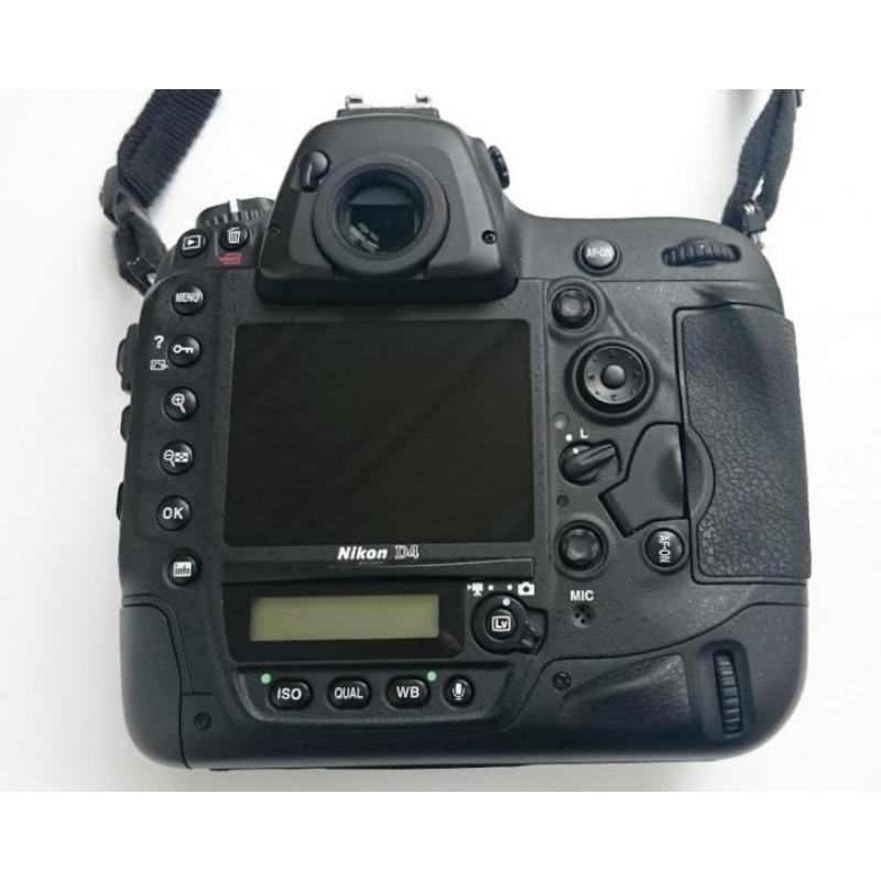 Nikon D4 body / 16 Gb XQD kaart + lezer / 2e accu