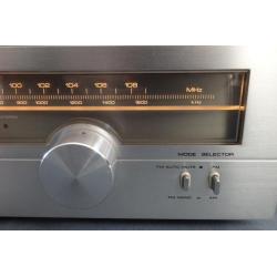 AKAI AT-2250 Fm am stereo tuner H12,5cm L38cm B24,5cm 1976 v