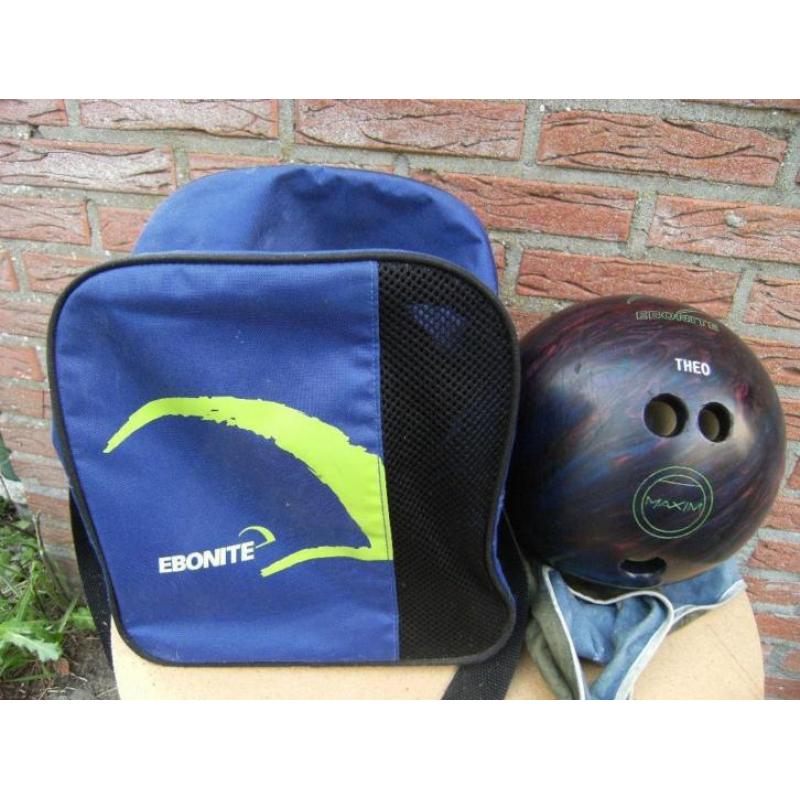 Bowlingbal met tas en wrijfzak