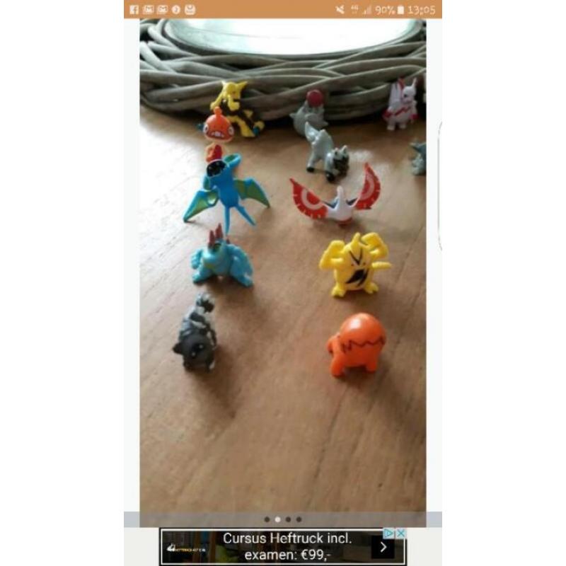 Complete set met 20 Pokemon figuren!