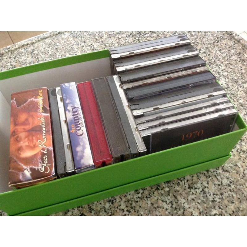 Een doos vol met CD's. Totaal 48 stuks!
