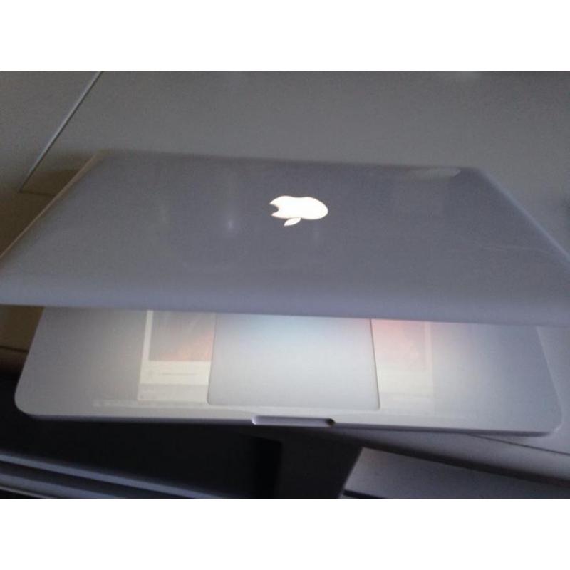 Witte MacBook unibody 13 inch compleet