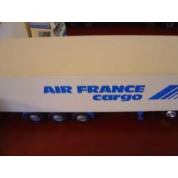 Verschillende Vrachtwagens,bus,auto van Air France