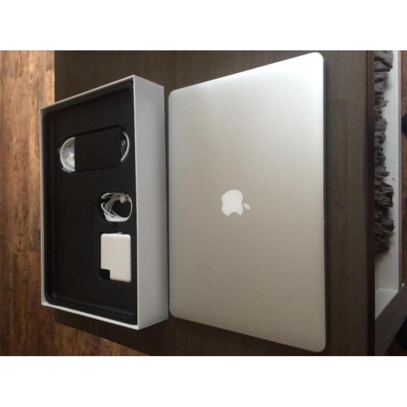 Nieuwe MacBook pro 15 inch retina mid 2015 met garantie