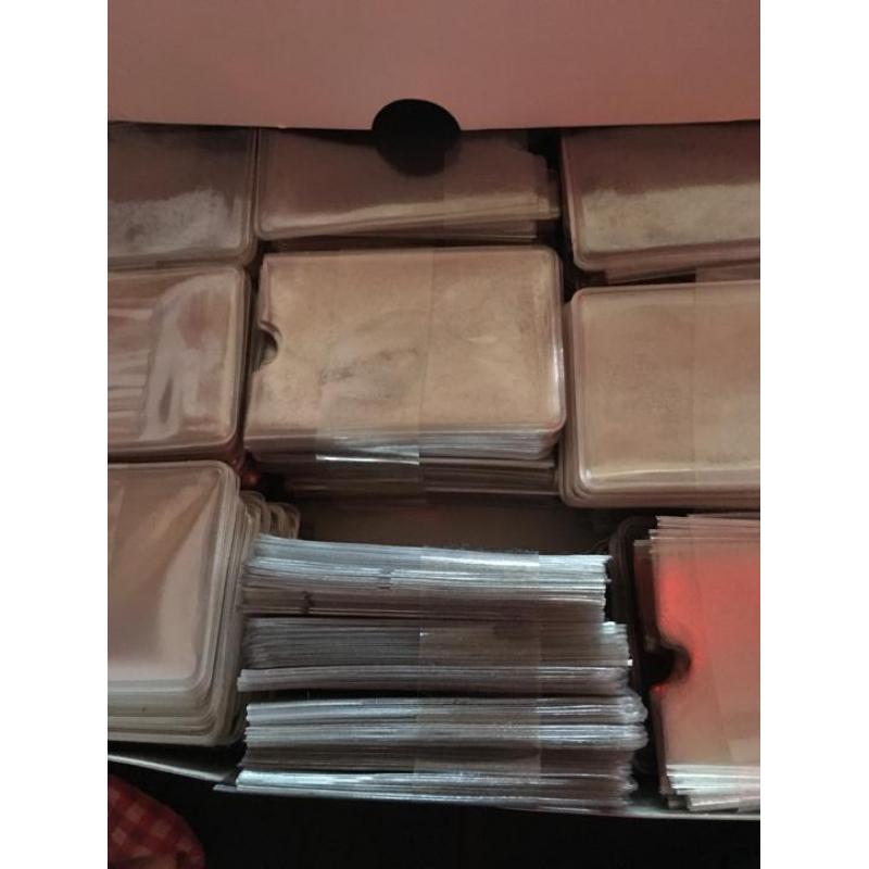 Telefoonkaarten hoesjes doos vol 900 stuks