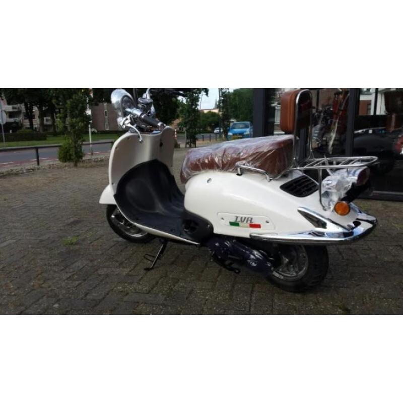 Retro scooter IVA wit luxe 2016 (NIEUW MET GARANTIE!!)