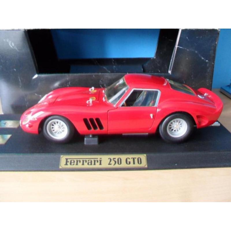 Ferrari 250GTO 1964 1:12 Revell