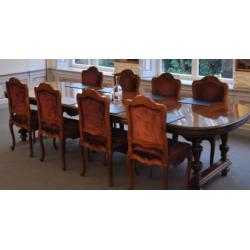 Franse antieke tafel uit 1875 + 8 Franse eetkamerstoelen