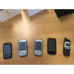 Diverse gebruikte oude mobiele telefoons