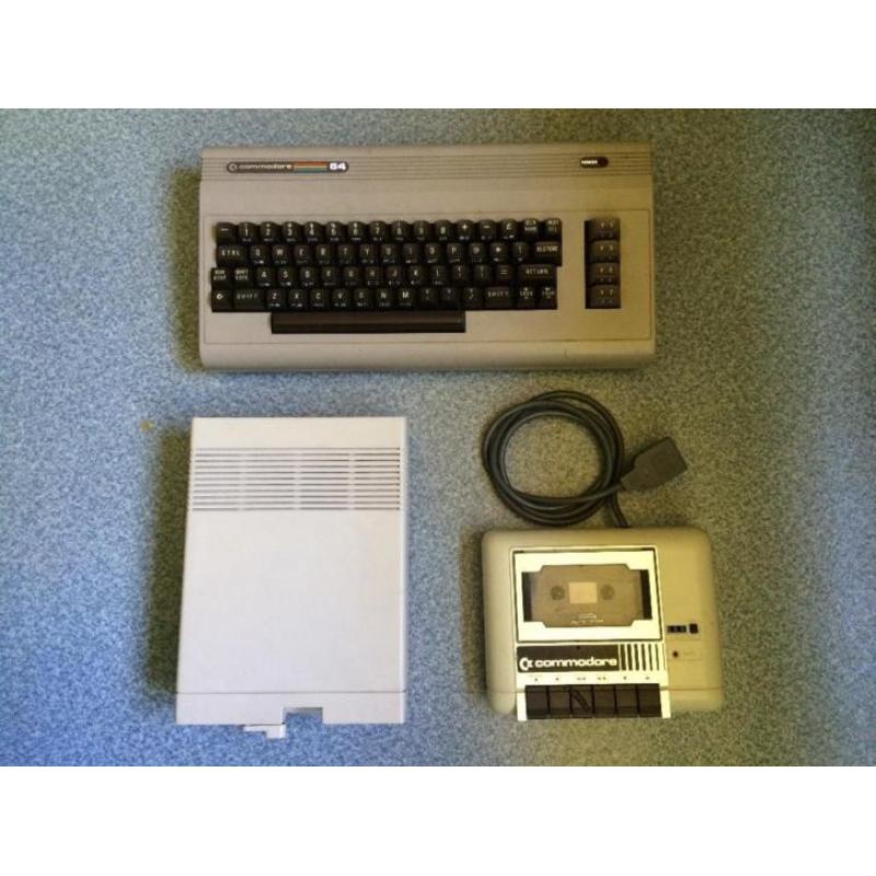 Commodore 64 met floppy drive en tape drive