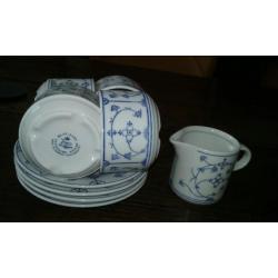 4 Saksisch porceleinen kop en schotels