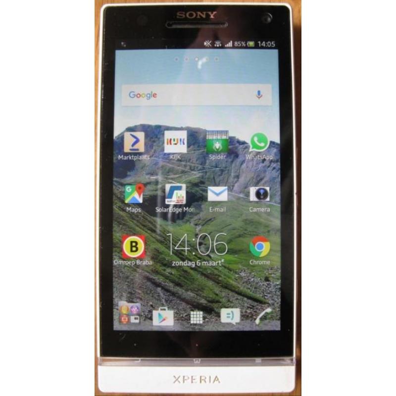 Sony Xperia wit kompleet met hoesje