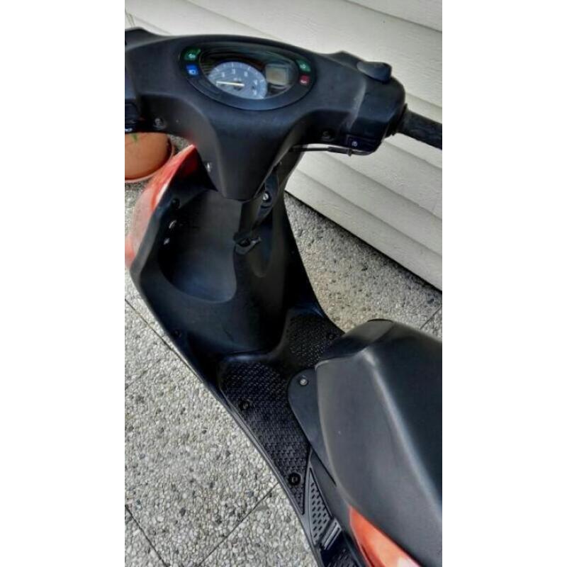 Yamaha Neos Snor scooter