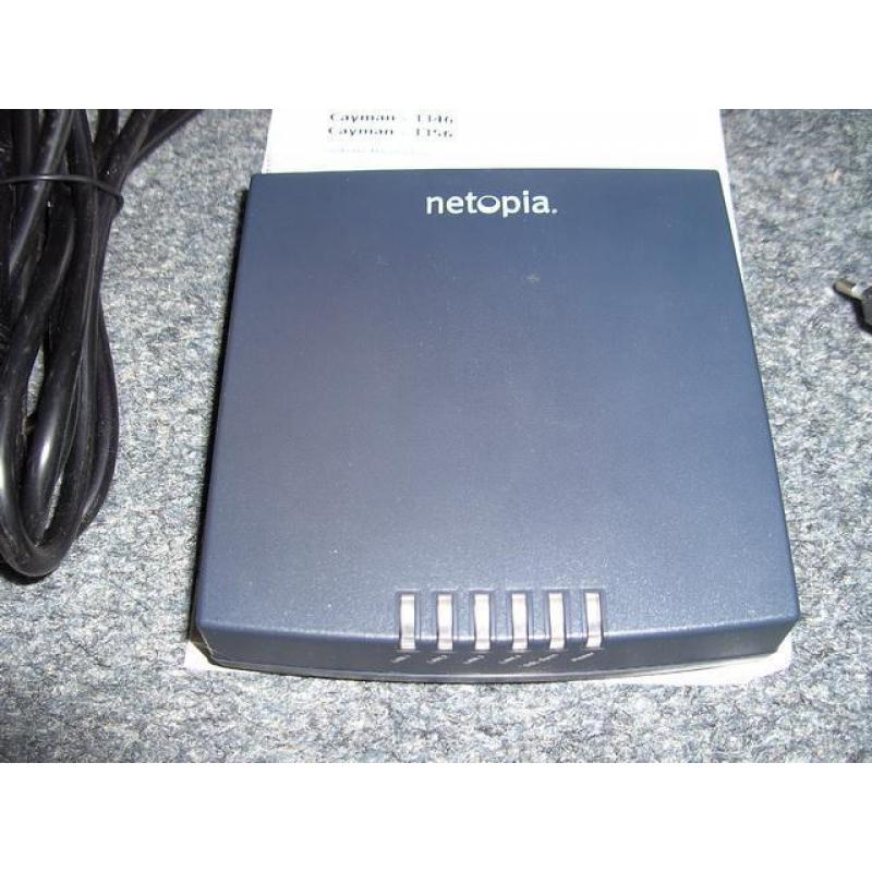 3 ISDN splitters 5,- per stuk en Router Netopia