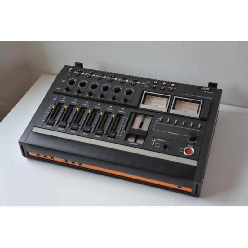 Vintage JVC MI-5000 6 Channel Mixer Mengpaneel met VU-meters