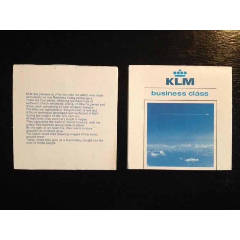KLM tegels deels in verpakking