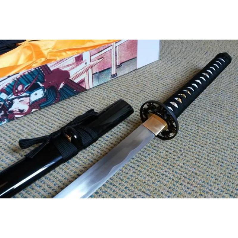 Scherp samurai zwaard (japans, katana, mes, dolk, harnas)