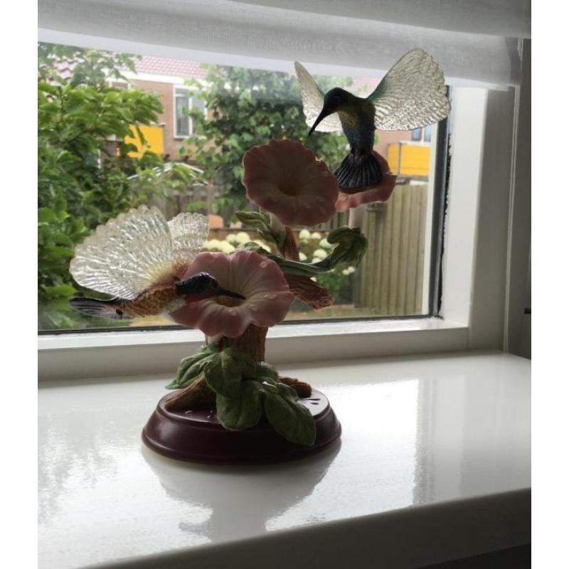 Prachtig porselein beeldje met twee kolibries, puntgaaf!