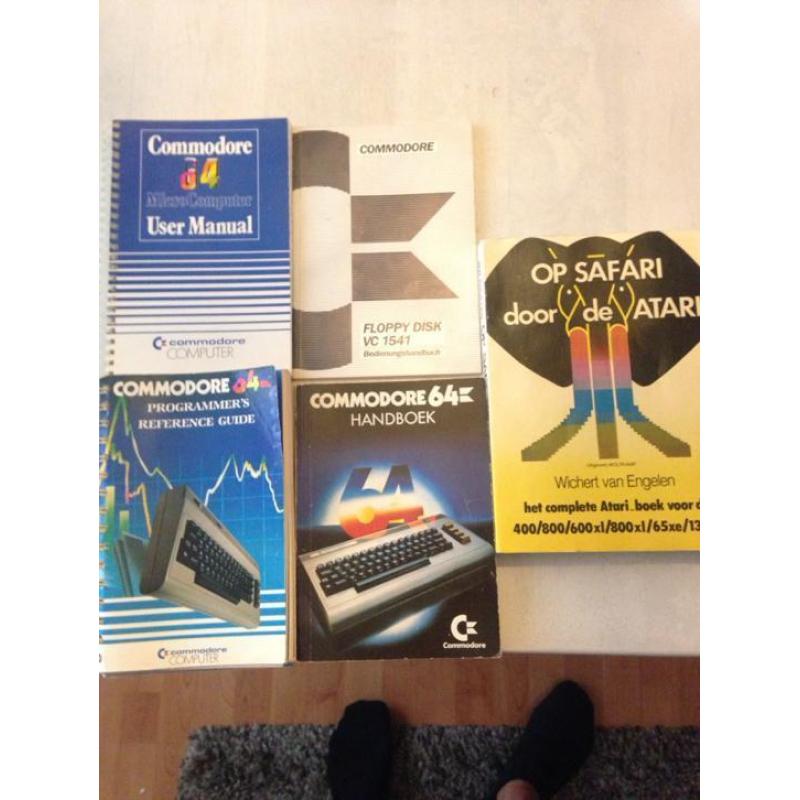 Handboeken commodore en Atari
