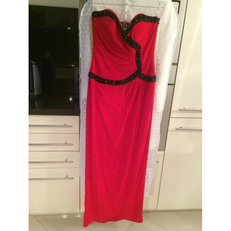 Rode Demetrios jurk te koop!