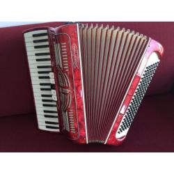 Goede italiaanse Silvestrini accordeon . 120 bas . Musette!