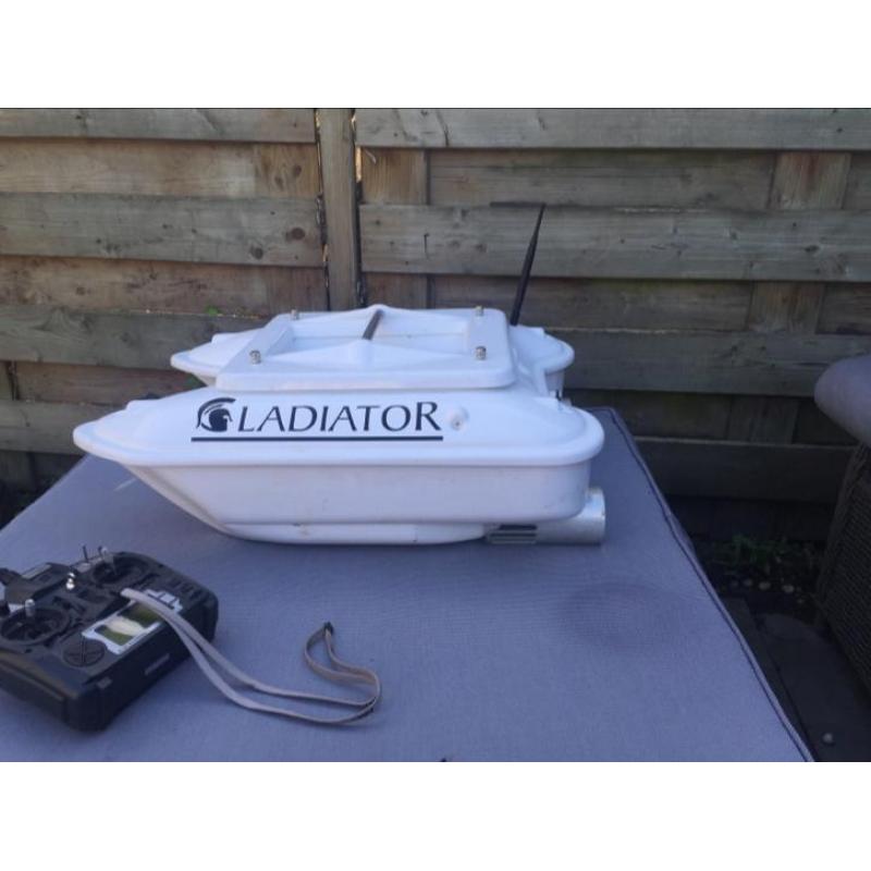 Voerboot gladiator