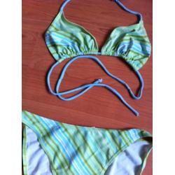 Zgan fleurige groene bikini met strepen maat 40