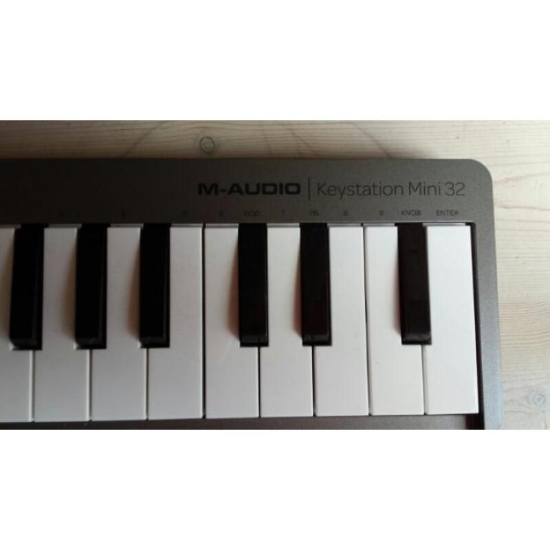 M-audio keystation mini 32 midi usb keyboard