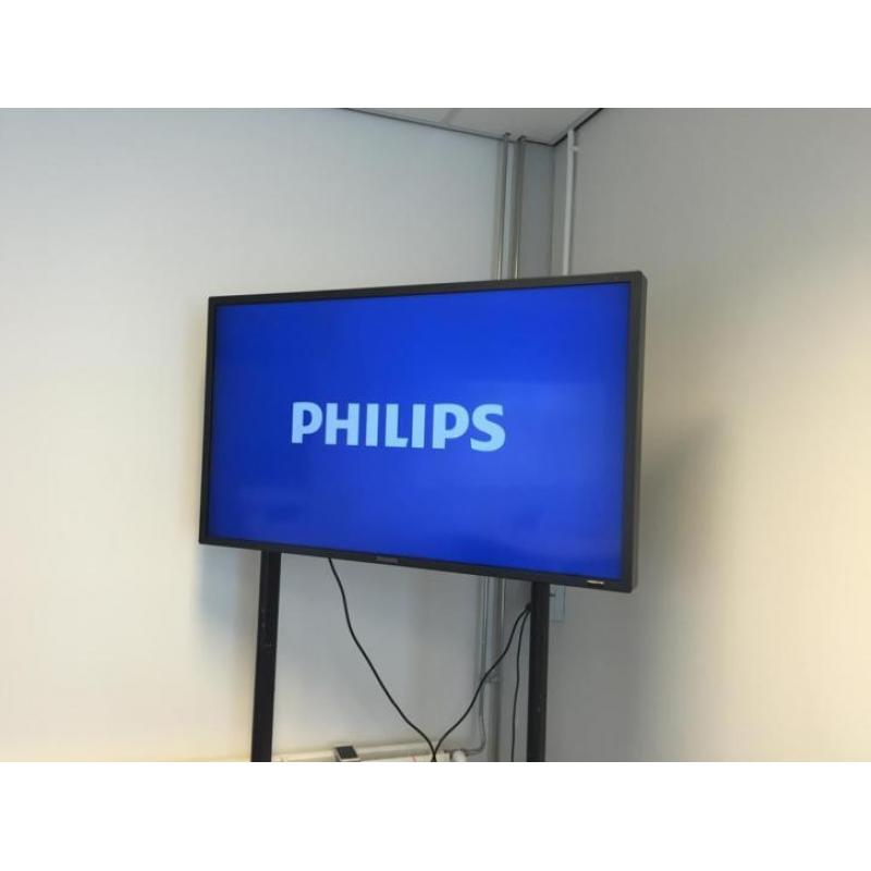 Philips 47" Black Full HD LCD Display