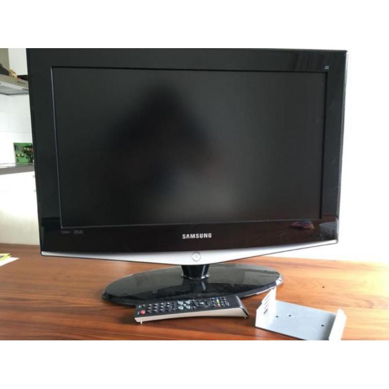 Samsung lcd tv 26" met TV beugel
